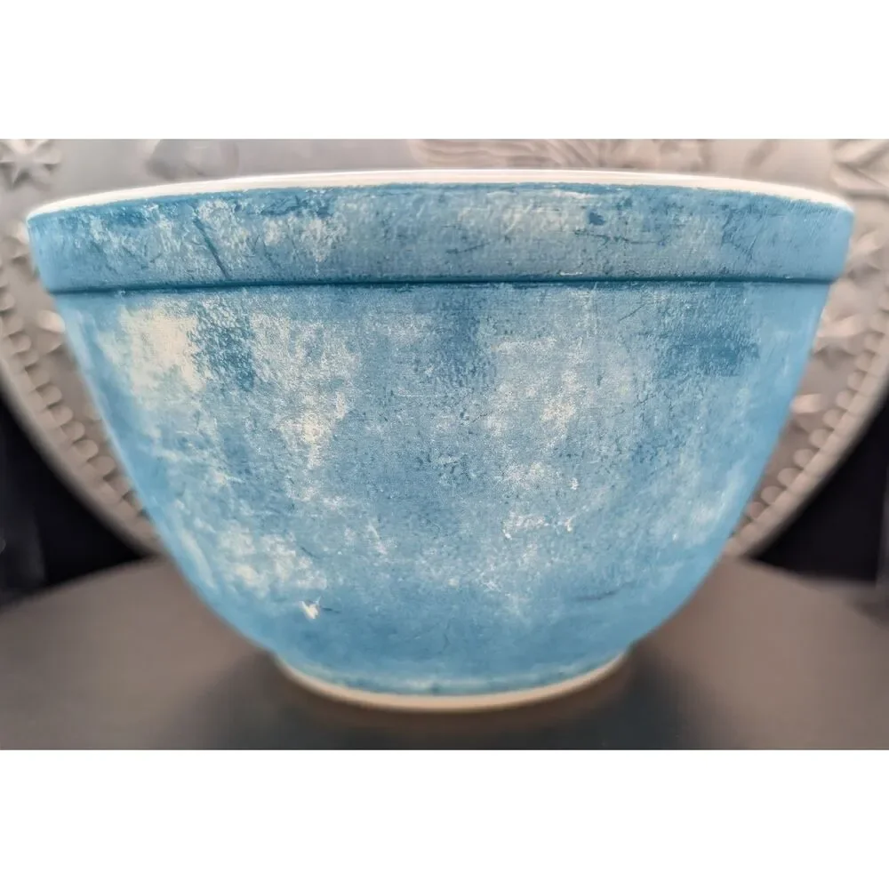 Pyrex 401 1.5 Pt Mixing Bowl – Light Blue Opal – Made in USA – Ovenware